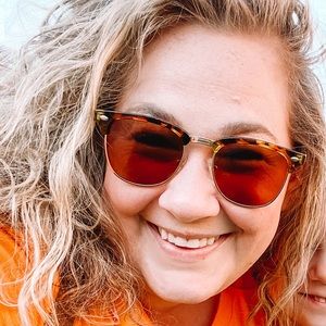 Meet your Posher, Kara